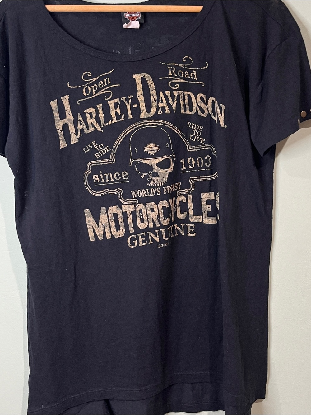 Harley-Davidson Black Tee with Cream Skull Motorcycle Graphic - Picture 10 of 10